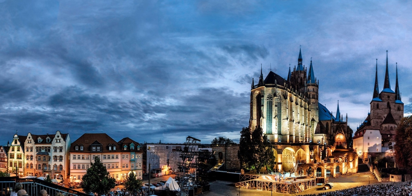 Music theater in the middle of Erfurt Cathedral Square © DomStufen-Festspiele in Erfurt