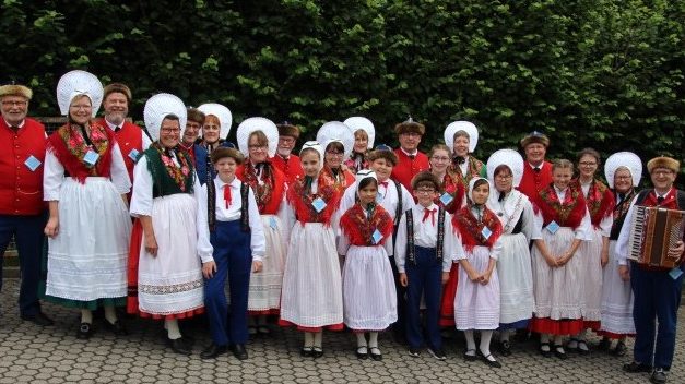 The Lauterbach traditional costume guild: "I lost my stocking in Lauterbach"