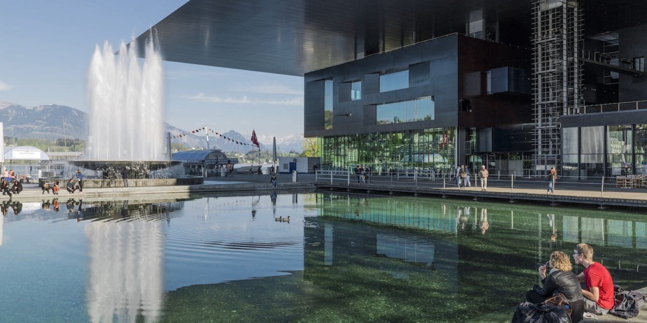Das Kultur- und Kongresszentrum Luzern KKL am Vierwaldstätter See  ein architektonisches Meisterwerk