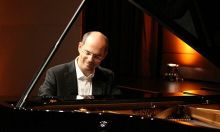 Stadthalle Gunzenhausen: Pianist Dinis Schemann spielt Beethoven - Archiviert