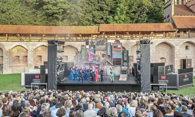 Landestheater Niederbayern: Wie es euch gefällt – Burgenfestspiele Niederbayern 2023