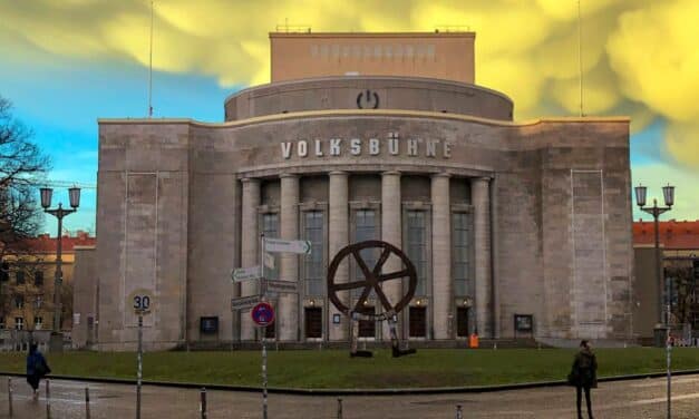 Volksbühne am Rosa-Luxemburg-Platz: ALASKA KID | MEESE, STANGENBERG, WUTTKE ON ICE