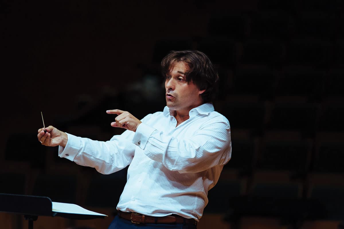 Pablo Mielgo, conductor, © Photo by Wade Caldwell Photography