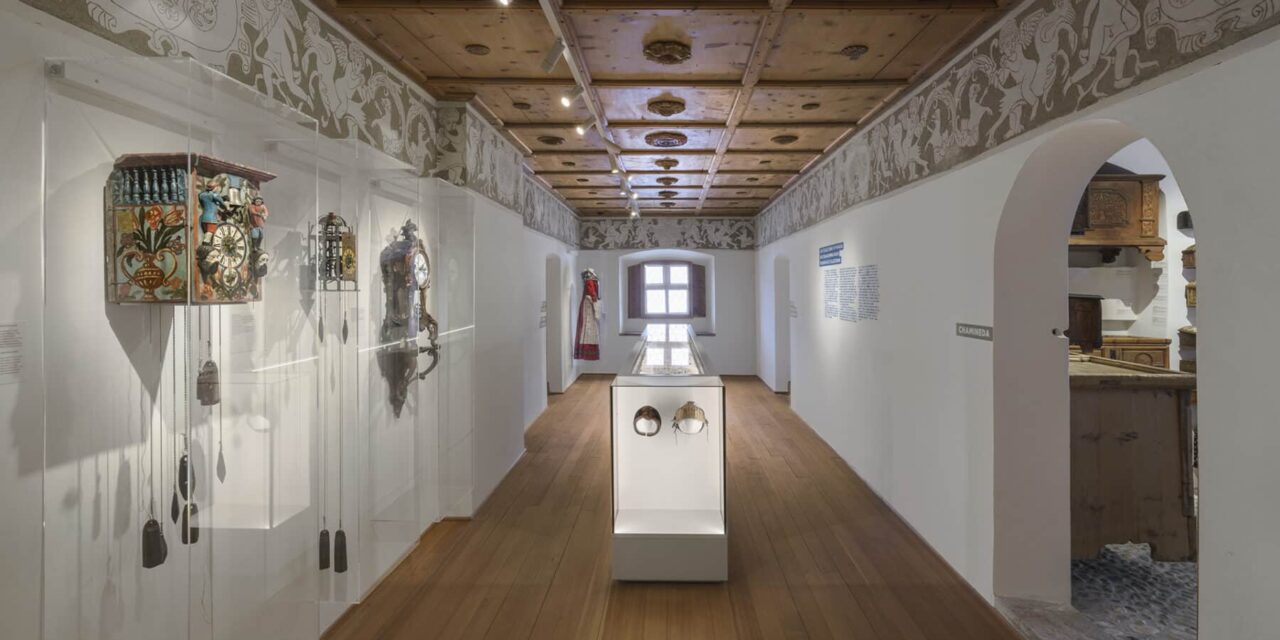 Museum Engiadinais in St. Moritz: Von der Fallhaube zum Wetzsteinköcher – Preziosen aus der Sammlung Campell