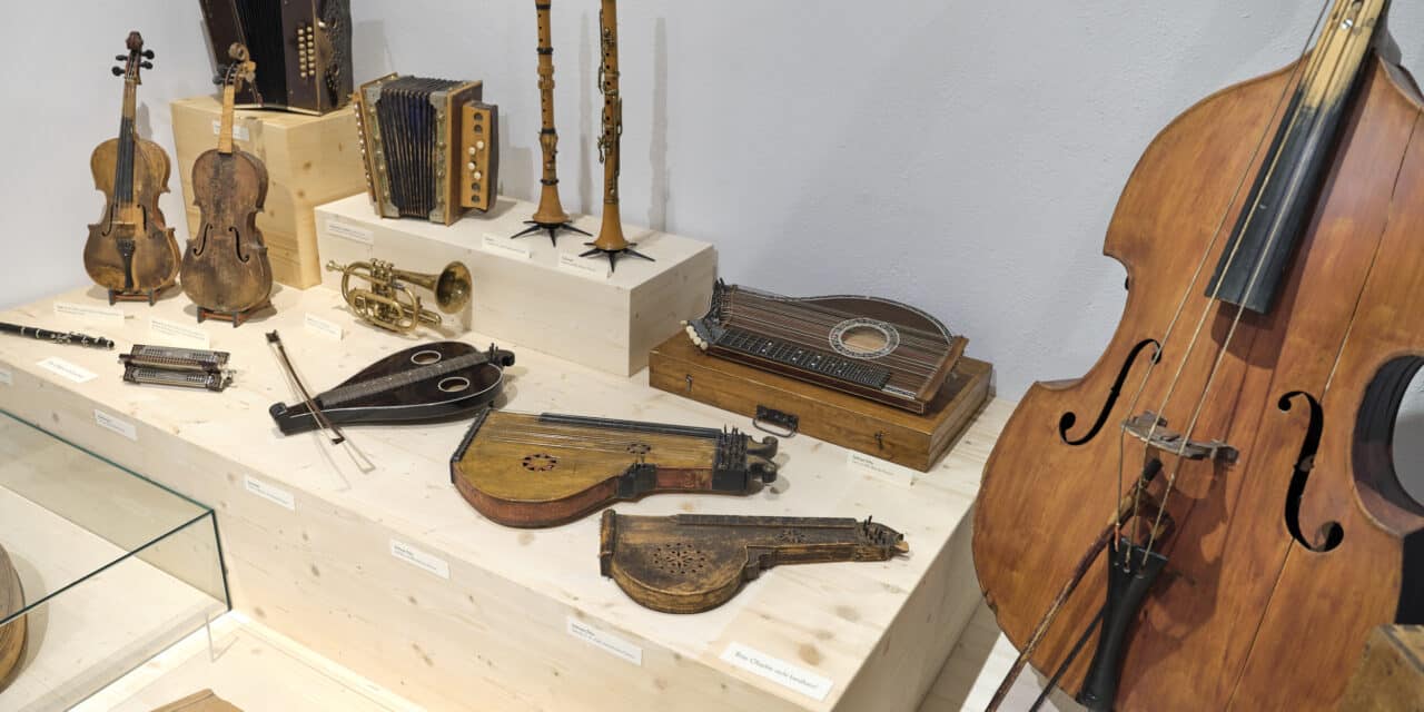 Rätisches Museum Chur: grenzenlos lüpfig – Volksmusik in Graubünden
