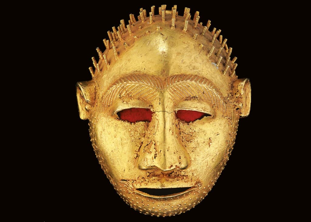 Schwertemblem eines menschlichen Kopfes, Gold, Leihgabe: Sammlung Museum Liaunig