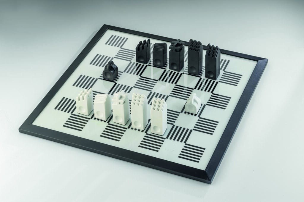 Chess set with porcelain board, design: Marcello Morandini, 2003; Rosenthal AG, Selb; edition of 99; height king 11 cm, pawn 5.5 cm, porcelain board 54 cm x 54 cm; Porzellanikon, RAS 2370.1/12, permanent loan Oberfrankenstiftung, Bayreuth; photo: Jahreiss. foto film design, Hohenberg a. d. Eger 