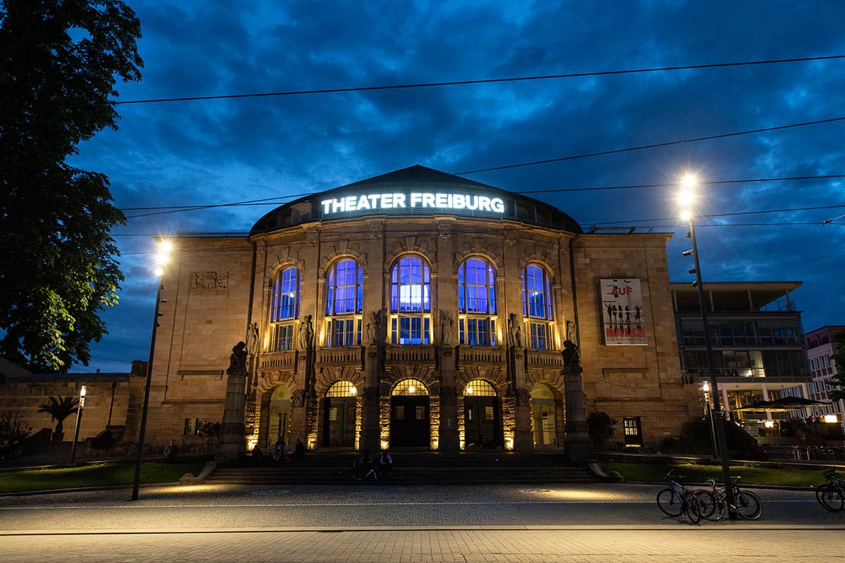 Theater Freiburg: The Handmaid's Tale - SIMsKultur