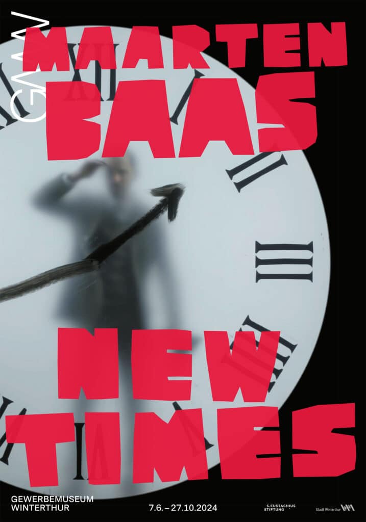 Ausstellungsplakat „Maarten Baas – New Times”, Gewerbemuseum Winterthur, Grafikdesign: sofies Kommunikationsdesign AG, Maarten Baas: Real Time, Paddington Clock, Still, 2021 © Studio Maarten Baas