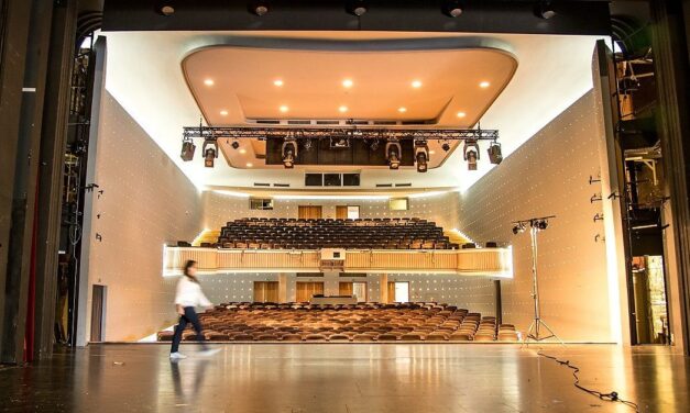 Vorarlberg State Theater: Wax Traders