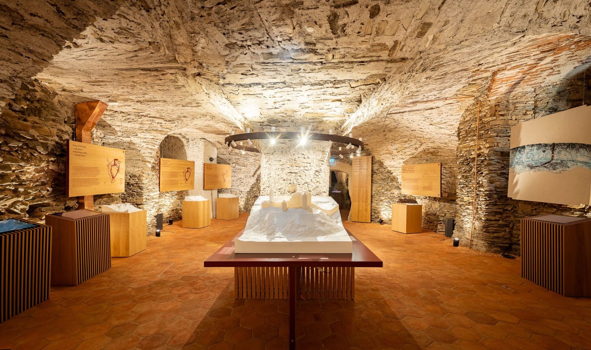 Einblick in die DauerausstellungBurggeschichte © KBB