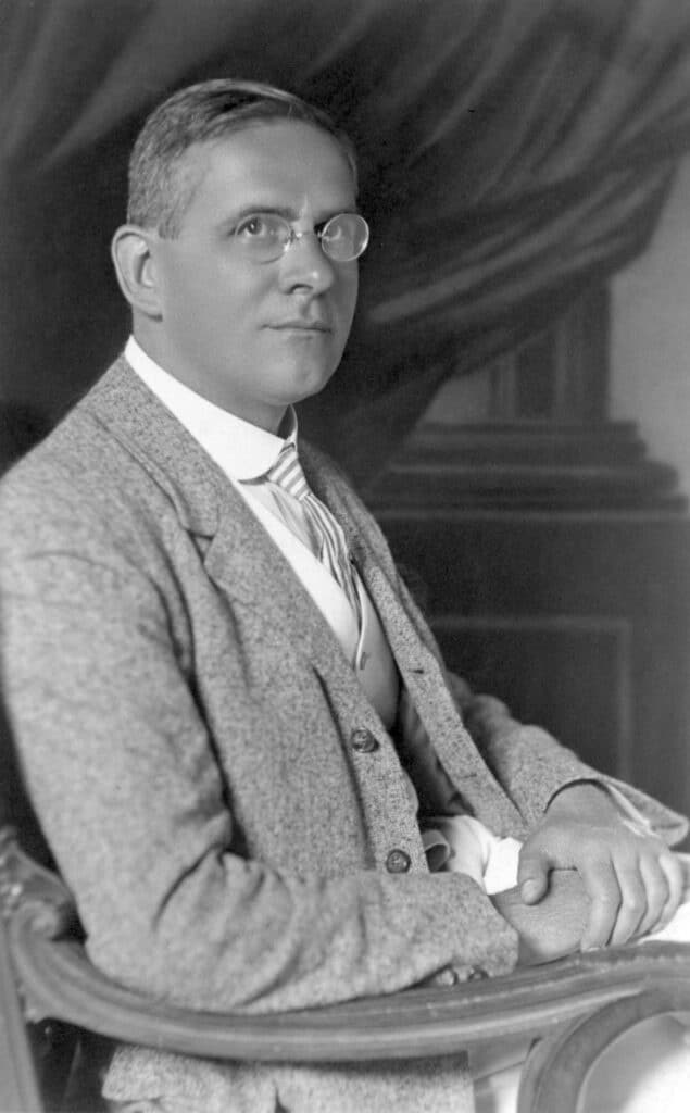 Moritz Schlick, um 1930. Der in Berlin geborene Moritz Schlick wurde 1922 an die Universität Wien auf einen Lehrstuhl für Philosophie berufen. 1924 begründete er den Wiener Kreis. © Universitätsarchiv der Universität Wien – Eingangstür des Mathematischen Seminars der Universität Wien, Boltzmanngasse 5, Treffpunkt des Wiener Kreises von 1924 bis 1936. © Wiener Kreis Gesellschaft, Universitätsarchiv der Universität Wien