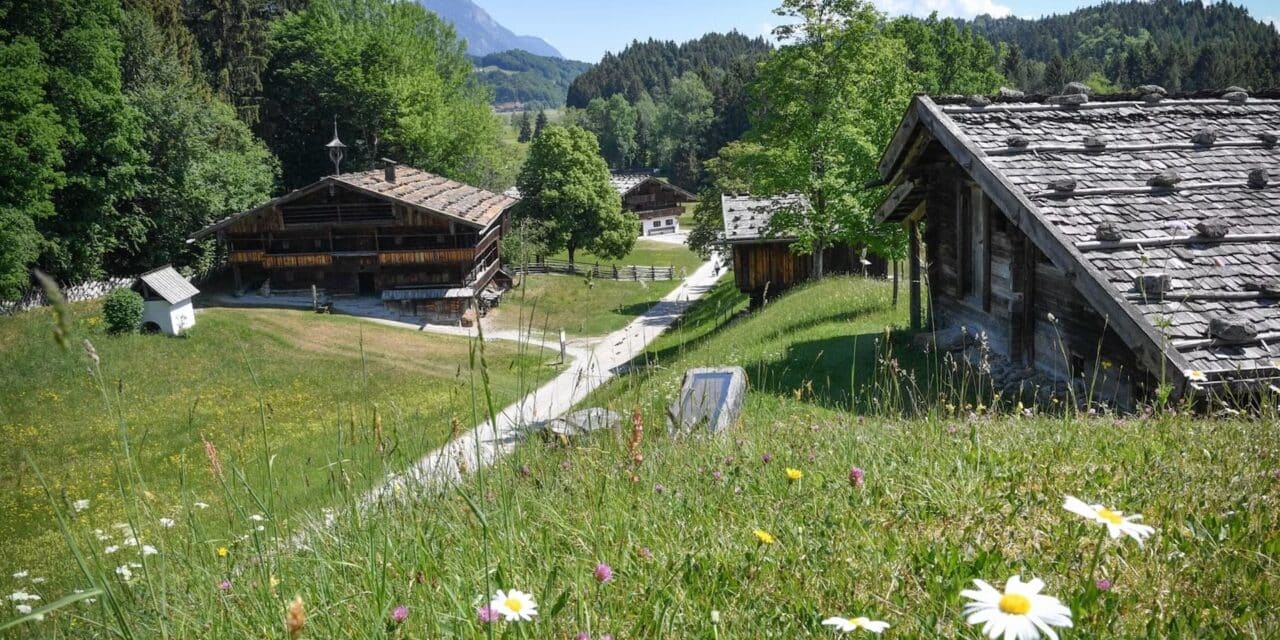 Museum Tiroler Bauernhöfe in Kramsach: Spaziergang durch Tirols Vergangenheit