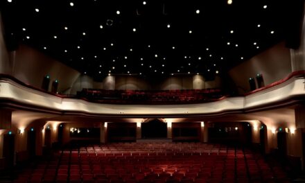 Volkstheater Rostock: Der Teufel mit den drei goldenen Haaren