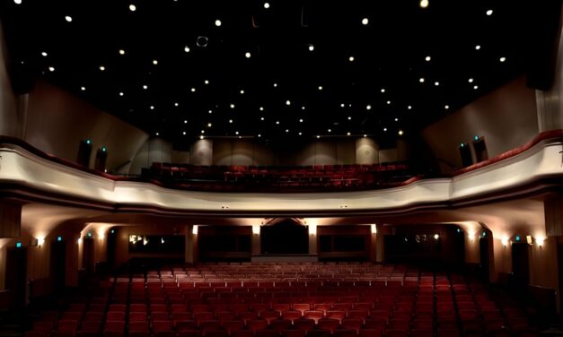 Volkstheater Rostock: Der Teufel mit den drei goldenen Haaren