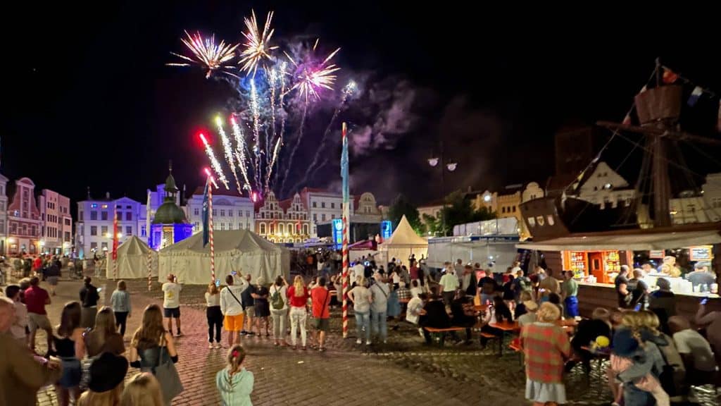 Fireworks on Wismar's market square - Schwedenfest 2023 © Schwedenfest Wismar