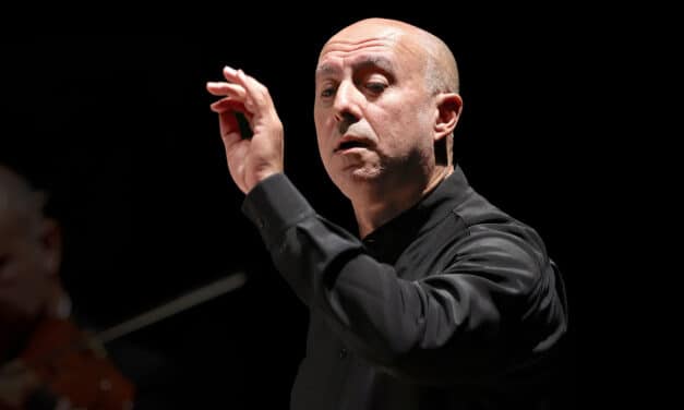 Volkstheater Rostock: 3. Philharmonisches Konzert / Weit entfernt