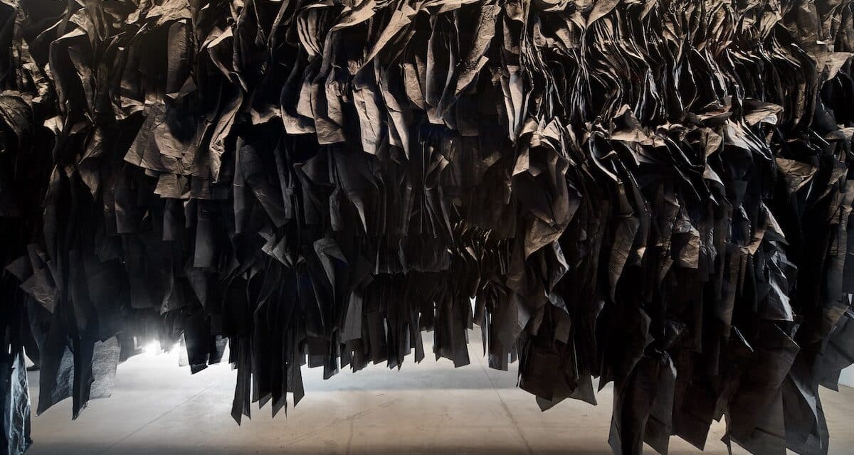 Ludwig Museum Koblenz: Joël Andrianomearisoa – Tools of Emotions and Desires