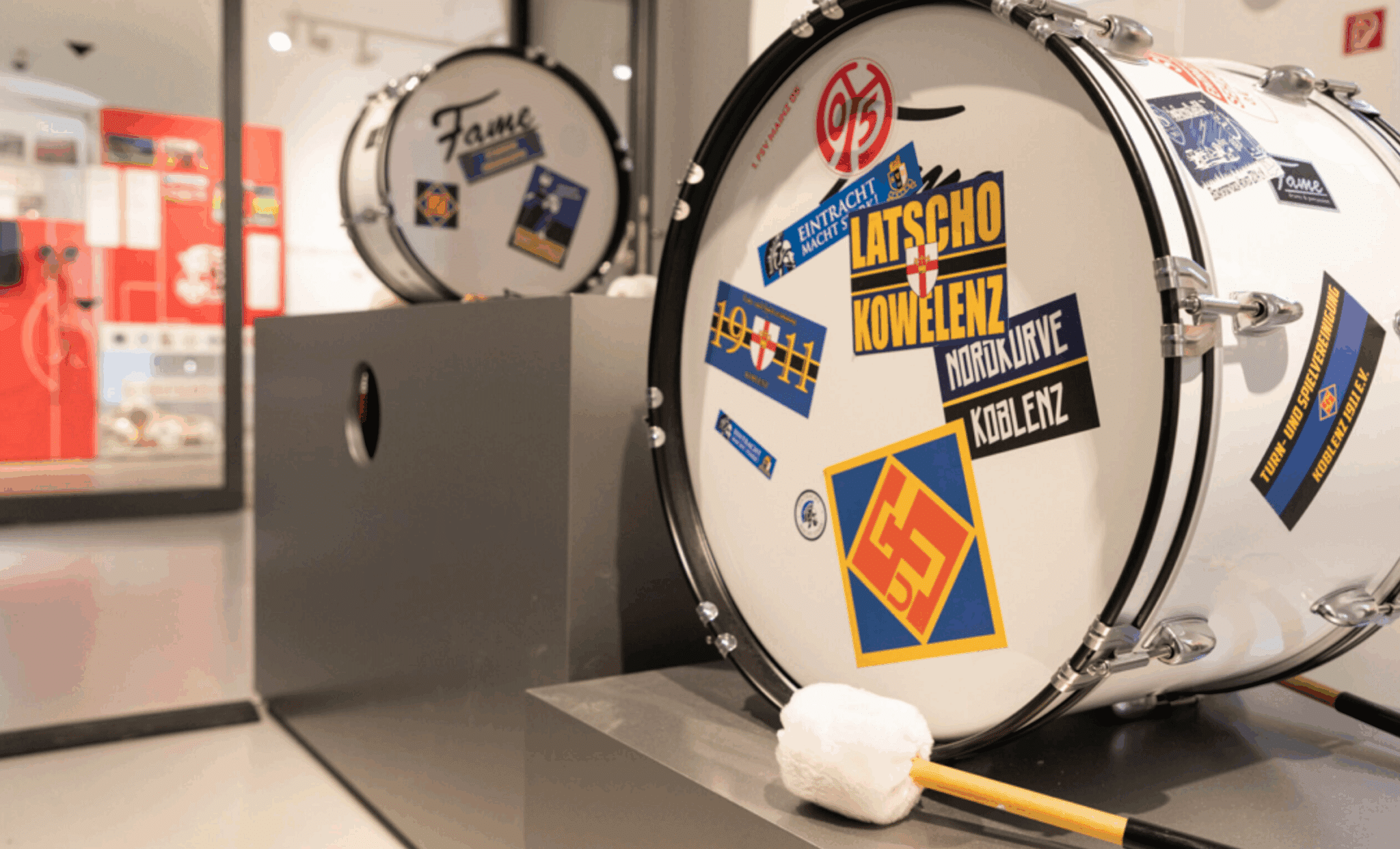 Drum with stickers © Photo: © GDKE, E. Kulbe