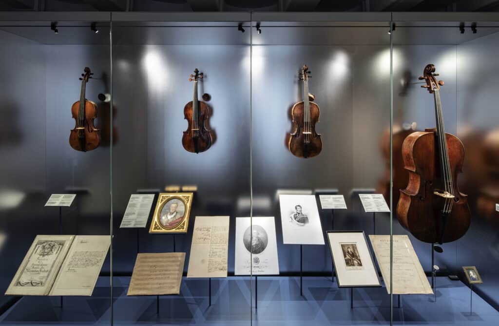 Beethoven House, Beethoven's string quartet instruments, photo: David Ertl