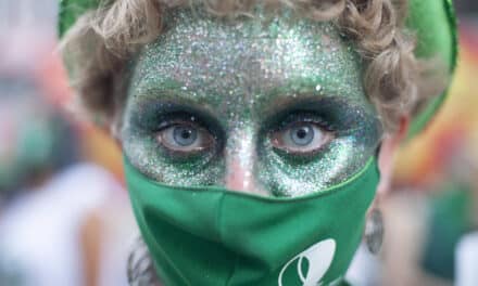 Museum für Kunst und Gewerbe Hamburg: GLITZER – Zwischen Glamour, Protest und Selbstbestimmung