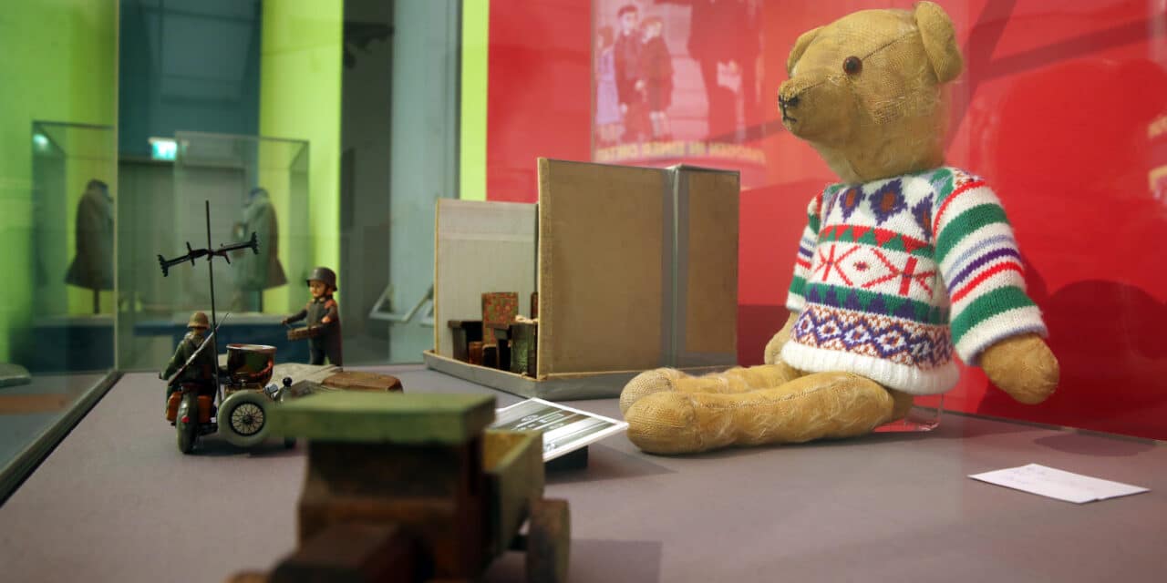 Museum Niederösterreich | Haus der Geschichte in St. Pölten: Kinder des Krieges – Aufwachsen im Schatten der Geschichte