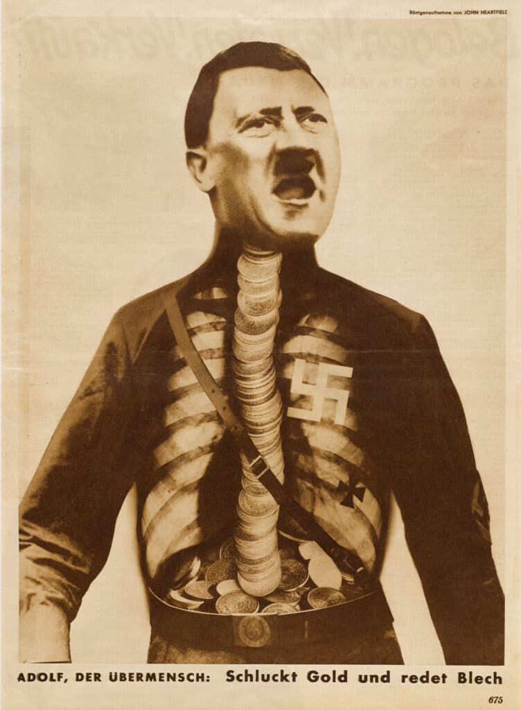 John Heartfield, Adolf, der Übermensch: Schluckt Gold und redet Blech, 1932 © The Heartfield Community of Heirs / VG Bild-Kunst, Bonn 2025