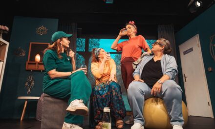 Theaterschiff Lübeck: Completely detached - time out for beginners
