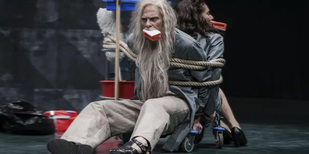 Stadttheater Basel: Die Ritter des Mutterkorns