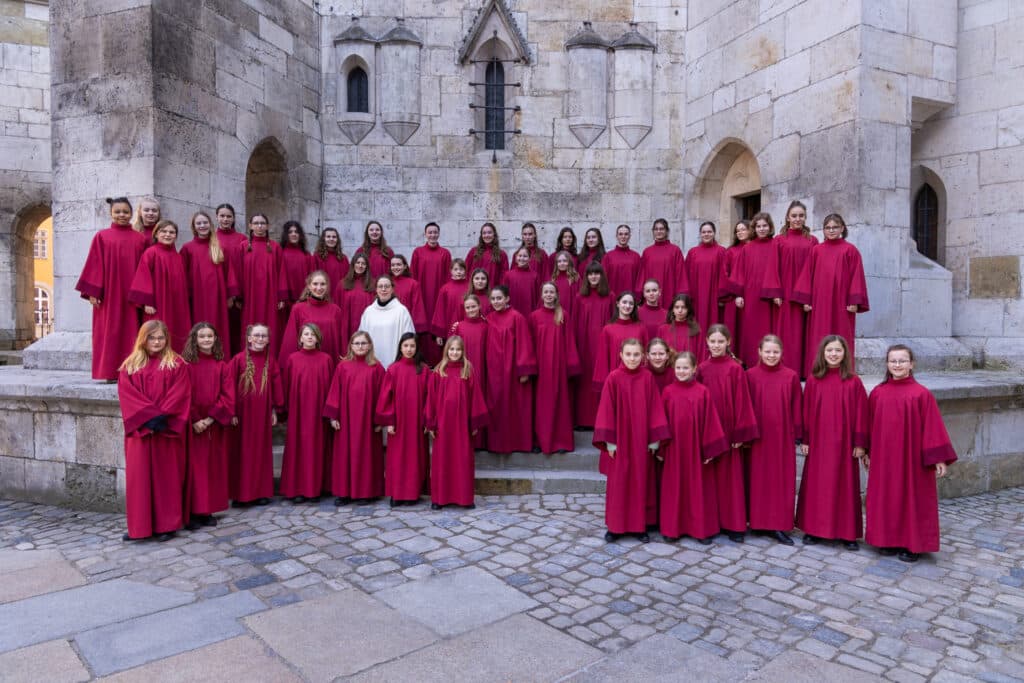Regensburger Domspatzen girls' choir St. Peter's Cathedral Photo: Vogl