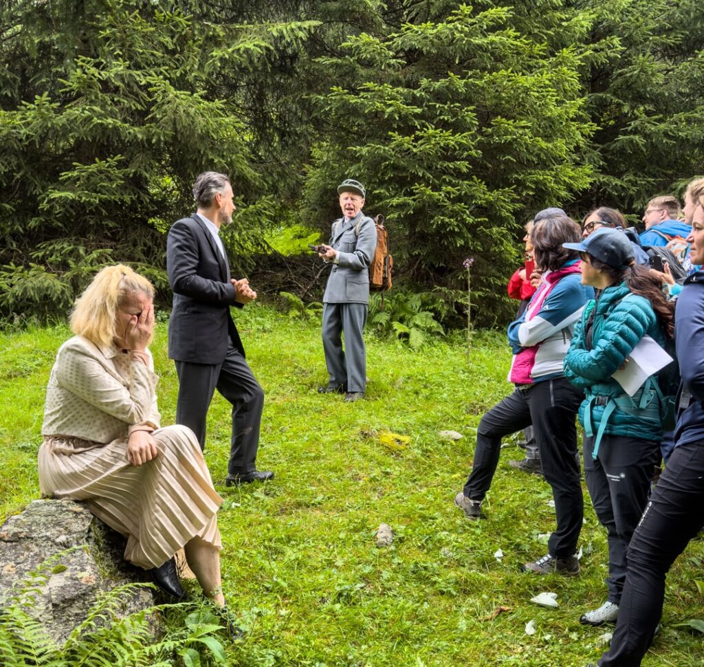 Montafoner Theaterwanderung 2026 „Grenzerfahrungen am Zauberberg” © teatro caprile, 2025