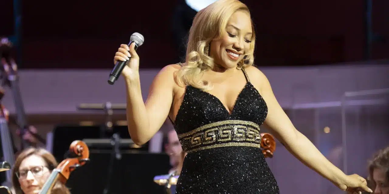 Fulda Castle Theater: Metropole Orkest & Sheléa & Jules Buckley – Aretha Franklin Tribute
