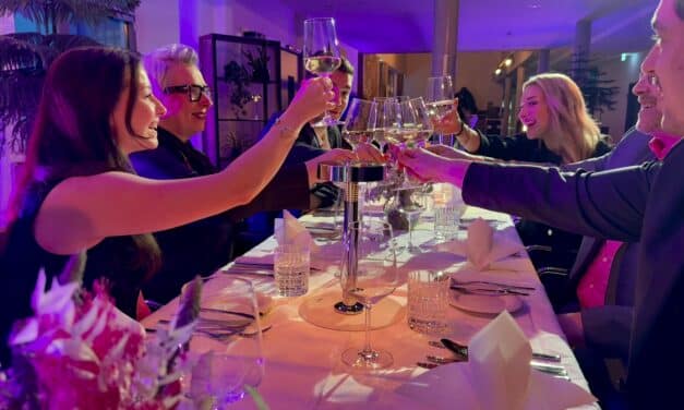 Shine & Dine in Regensburg – Wenn Lichtkunst auf Haute Cuisine trifft