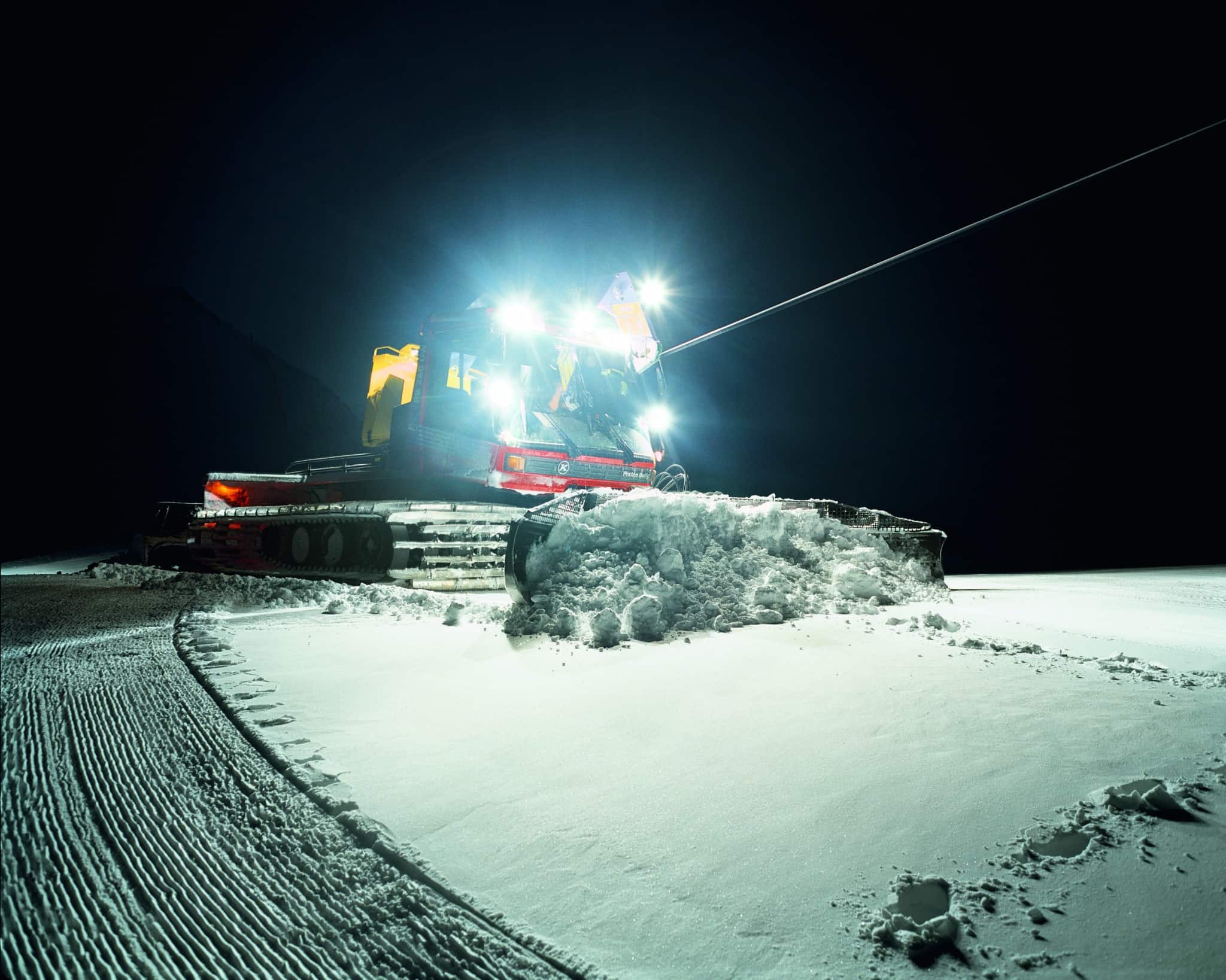 Jules Spinatsch, Unit PBW, 2001, (from Snow Management Complex, 2001–2006) C-print, 80 × 100 cm, photo: Jules Spinatsch