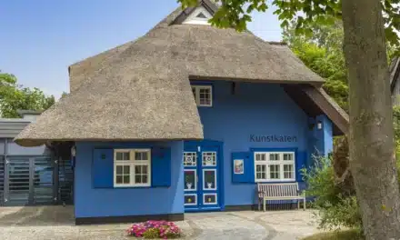 Küstenlinien und Lichtspiele: Manfred Pietsch im Kunstkaten Ahrenshoop