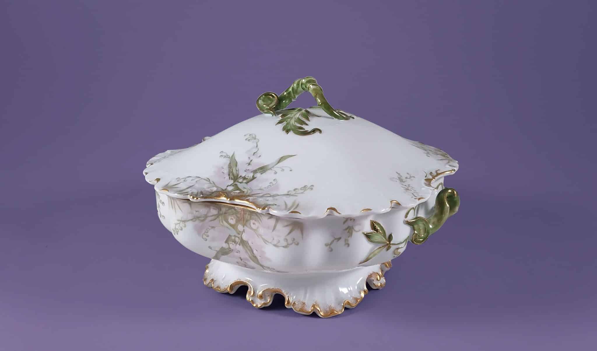 Ragoutschüssel mit Dekor Maiglöckchen, Ph. Rosenthal &amp; Co. AG, Selb © Foto Porzellanikon, Ramona Scherg