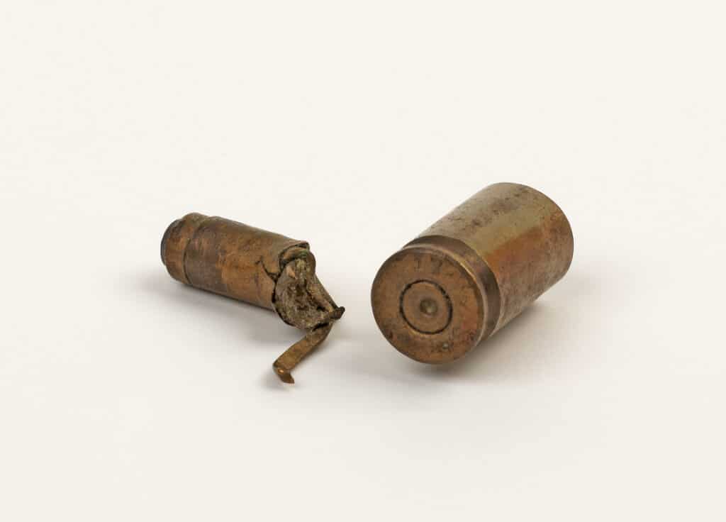 Patronenfragment und Patronenhülse des Attentats auf Erhard Auer im Bayerischen Landtag am 21. Februar 1919 © Staatsarchiv München, Staatsanwaltschaft 270 -4