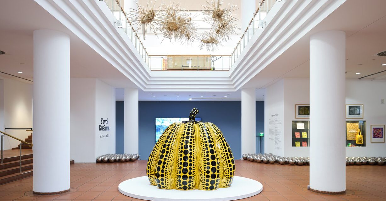 Unendlichkeit in Punkten – Yayoi Kusama im Museum Ludwig Köln