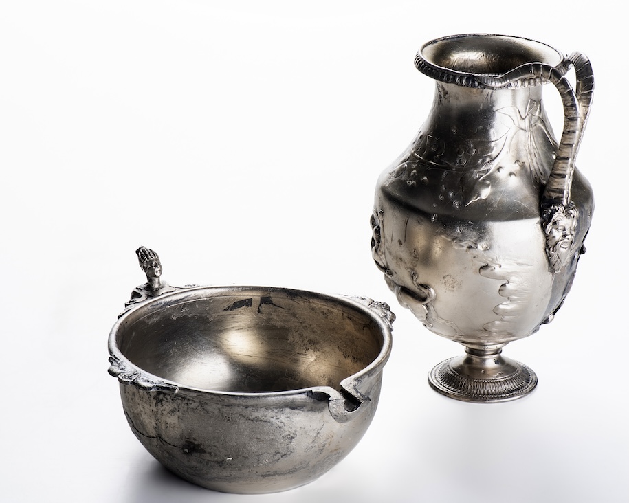 Kentaurenkanne und Silberschale mit Kopf © Staatliche Antikensammlungen und Glyptothek/Wolfram Kastl