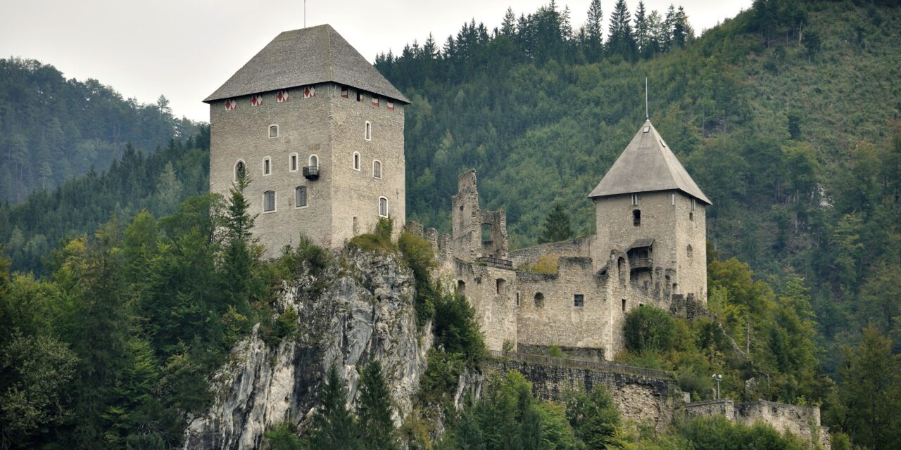 Zwischen Burgmauern und Berggipfeln – Das Festival St. Gallen macht das Gesäuse zum Klangland