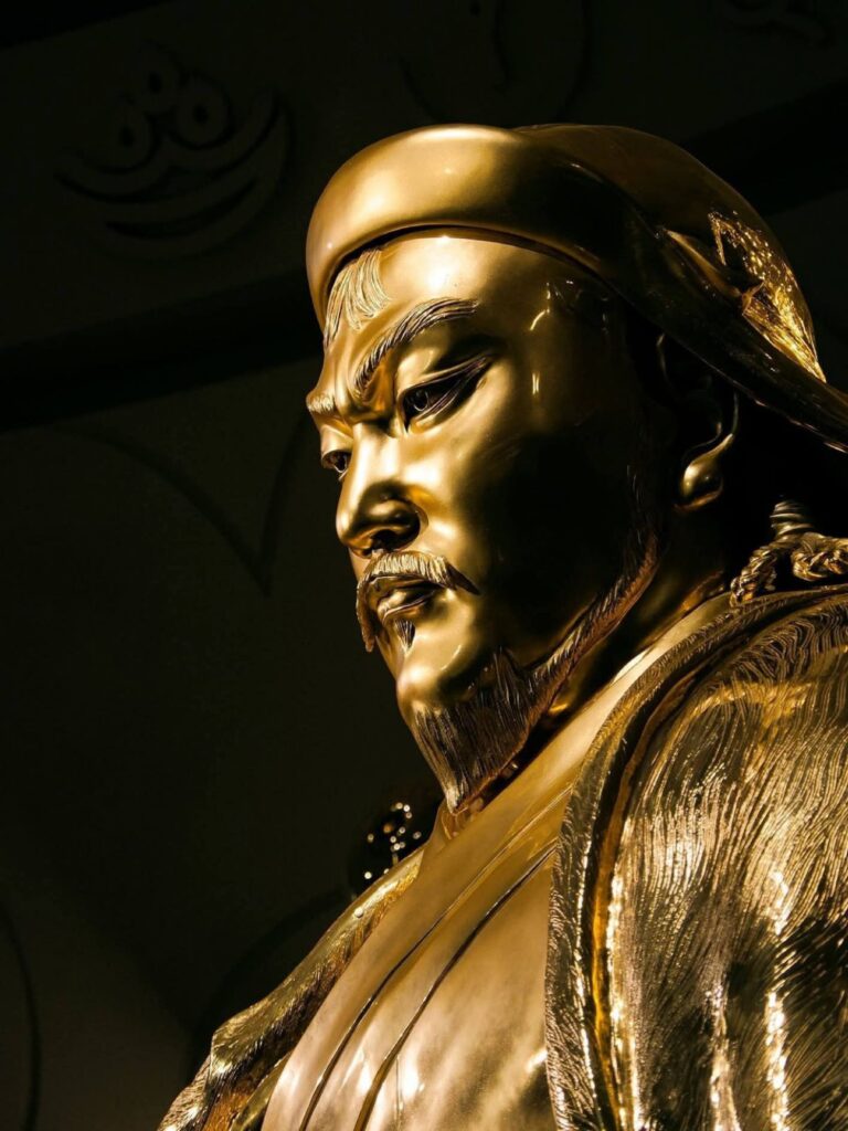 Moderne Monumentalstatue Dschingis Khans © Ghenggis Khaan National Museum