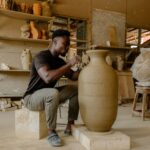 Museum für Kunst und Gewerbe Hamburg (MK&G): „Contemporary Craft: Kobina Adusah“. Wenn Erde Geschichten erzählt