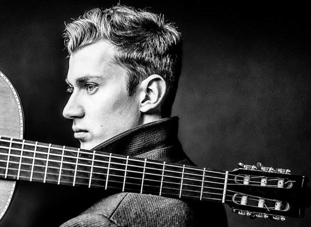 Thibaut Garcia © Warner Classios Erato/Marco Borggreve