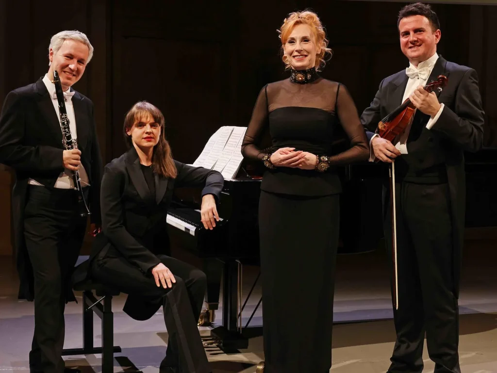 Im Gedenken an die Novemberpogrome - VIVA LA CLASSICA © Moritz Schell