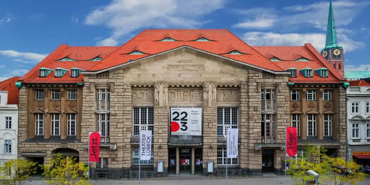 Theater Lübeck: Gespräche der Karmelitinnen