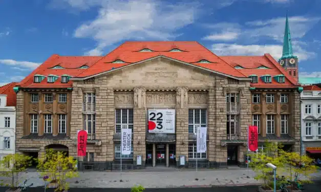 Theater Lübeck: Gespräche der Karmelitinnen